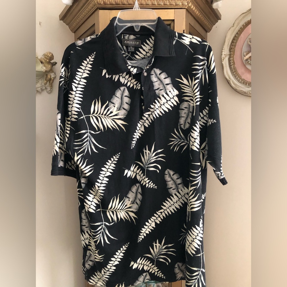Knight’s black/white polo size XL